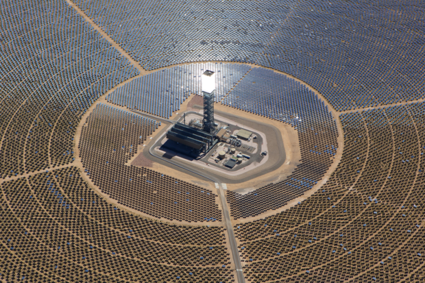 世界最大太陽能電站突發(fā)自燃事故，新能源安全警鐘再次敲響