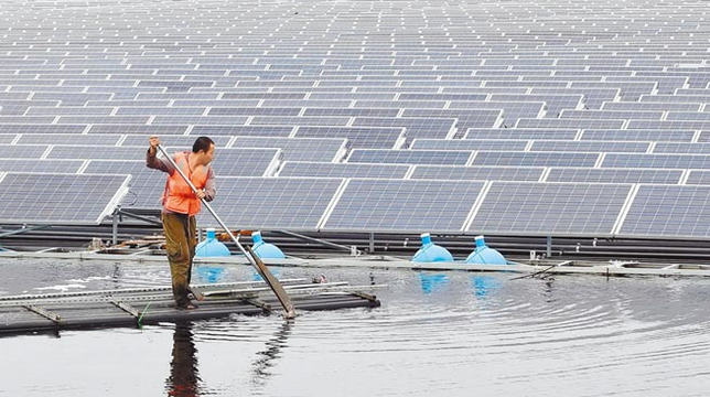太陽能組件生產線帶你了解水上浮動太陽能發電站